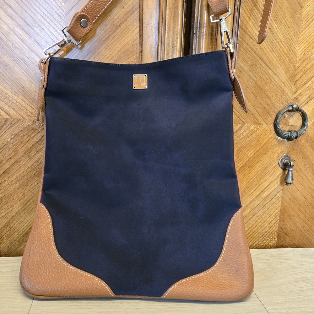 FFI Fatta Fabbrica Italiana Navy and Camel Crossbody Bag